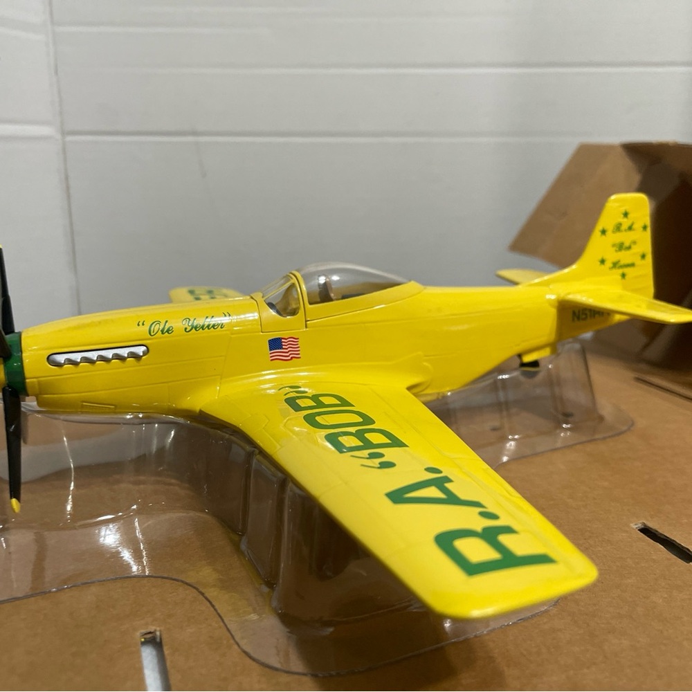 SpecCast Airplane Model - Picture 11 of 12